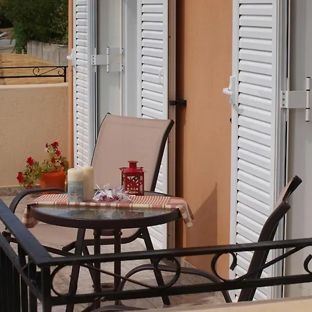 아파트 Aristotelis