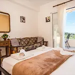 Apartament Aristotelis Razáta