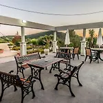 Aristotelis Apartment *