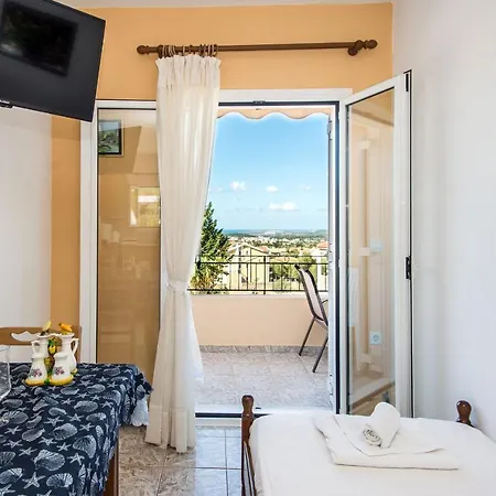 Aristotelis Apartment *