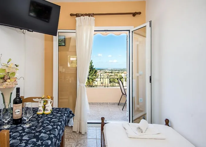 Aristotelis Apartment *