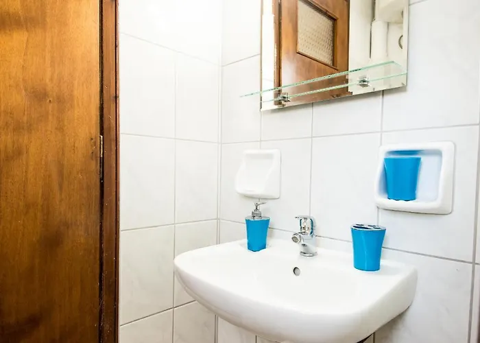 Aristotelis * Razáta