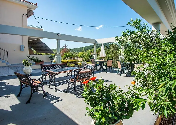 Aristotelis Apartamento