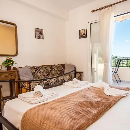 Apartament Aristotelis Razáta