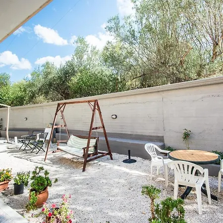 Aristotelis Apartament *