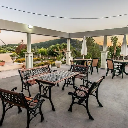 Aristotelis Apartament *